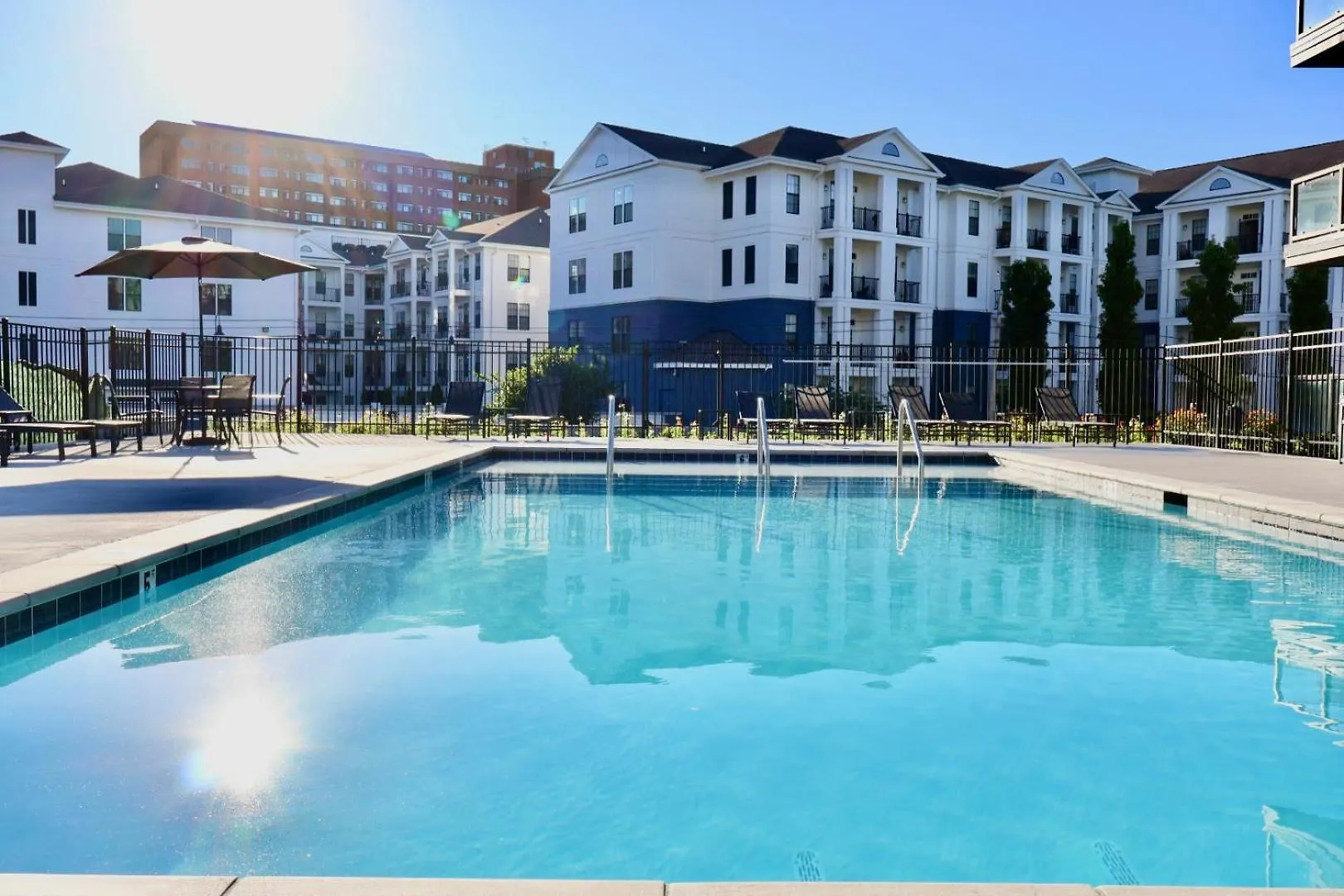 2 Side By Side Units, The Honky Tonk Party Pads, Parking Gym Pool Apartment Nashville
