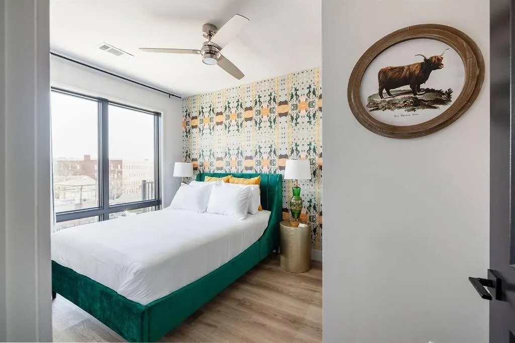 2 Side By Side Units, The Honky Tonk Party Pads, Parking Gym Pool Apartment Nashville
