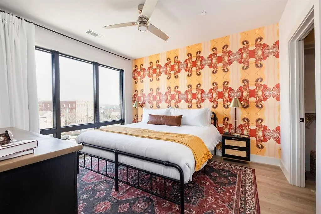 2 Side By Side Units, The Honky Tonk Party Pads, Parking Gym Pool Apartment Nashville