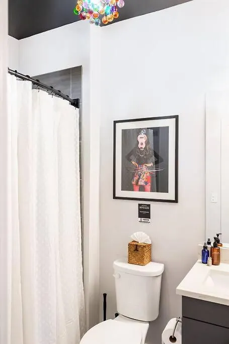 2 Side By Side Units, The Honky Tonk Party Pads, Parking Gym Pool Apartment Nashville