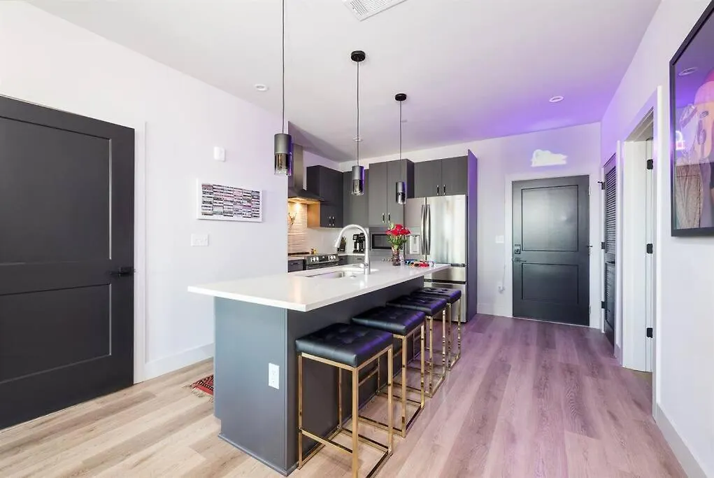 2 Side By Side Units, The Honky Tonk Party Pads, Parking Gym Pool Apartment Nashville