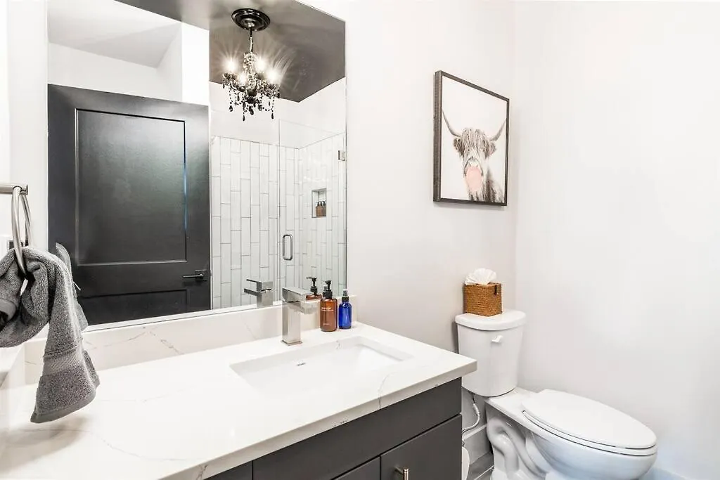 2 Side By Side Units, The Honky Tonk Party Pads, Parking Gym Pool Apartment Nashville United States